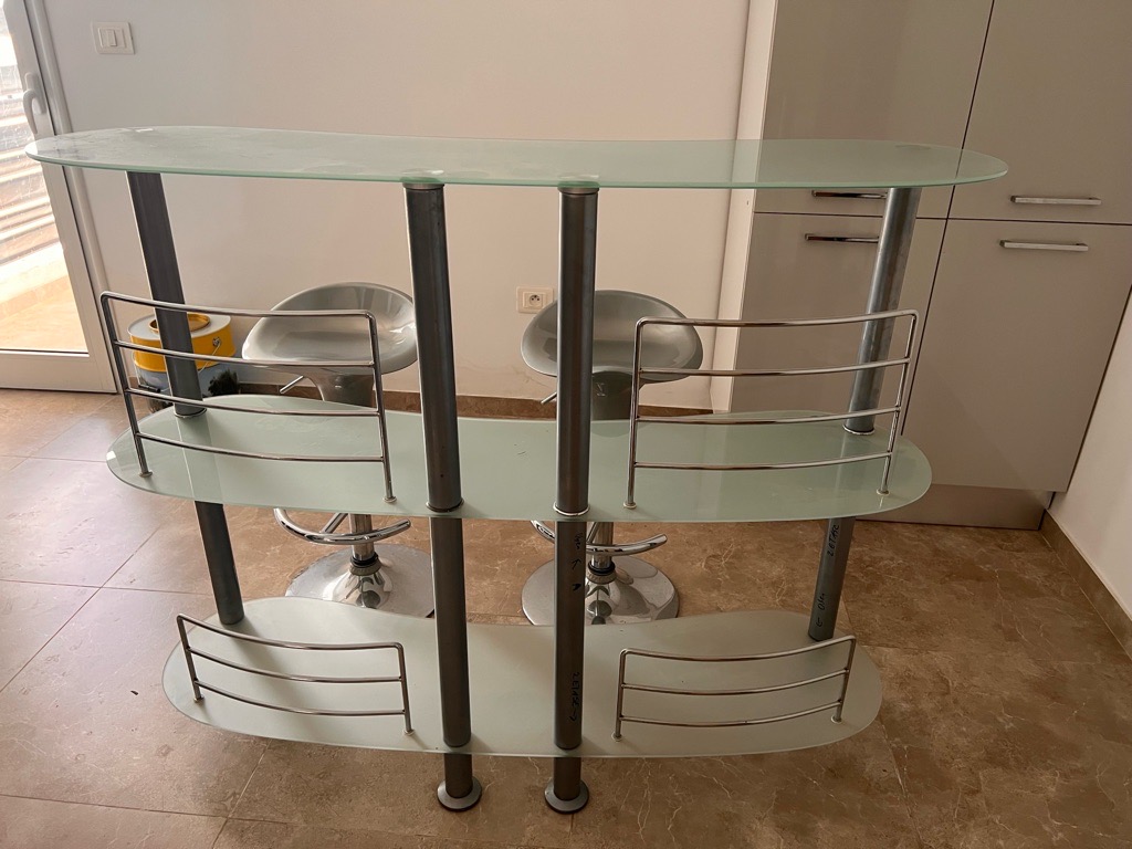 Bar + 2 chaises