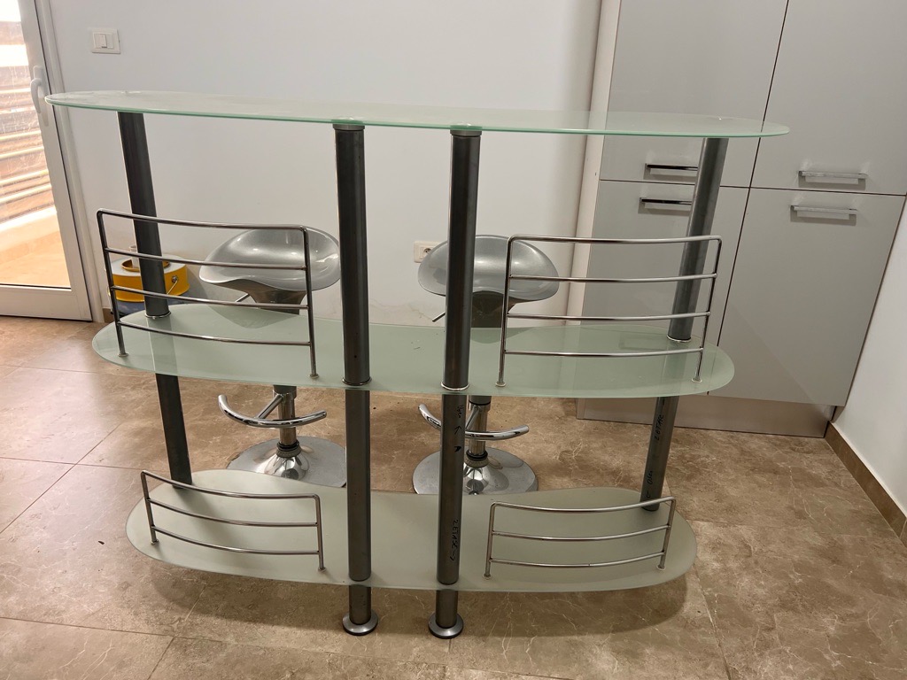 Bar + 2 chaises