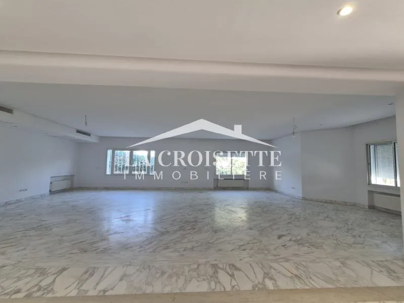 Villa S+4 avec piscine à Gammarth MVL0154