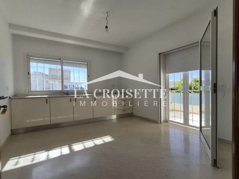 Villa S+4 avec piscine à Gammarth MVL0154