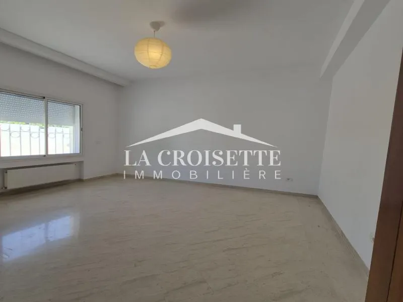Villa S+4 avec piscine à Gammarth MVL0154