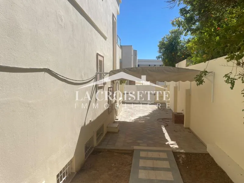 Villa S+4 avec piscine à Gammarth MVL0154