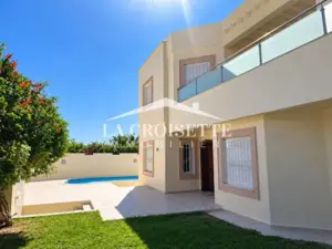 Villa S+4 avec piscine à Gammarth MVL0154