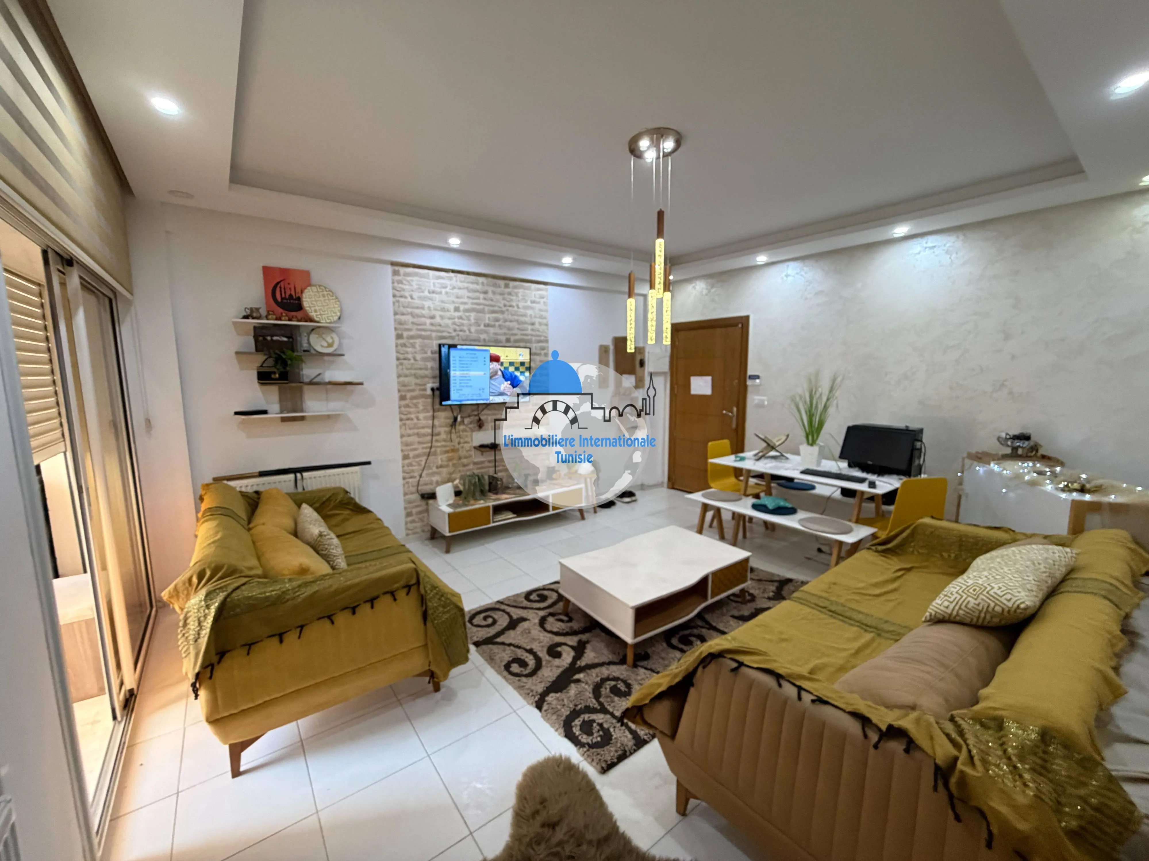 à vendre appartement S+3 au RDC  à Sahloul 4