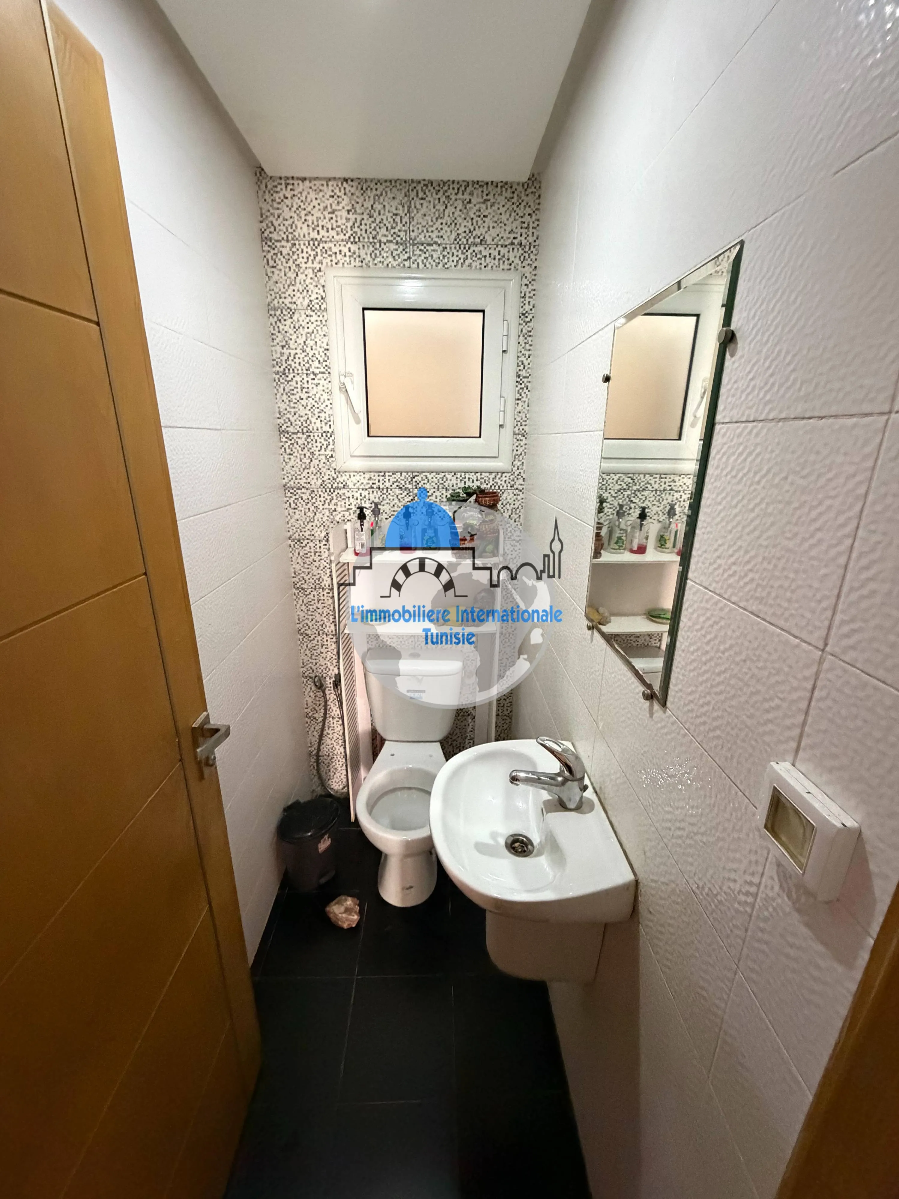 à vendre appartement S+3 au RDC  à Sahloul 4