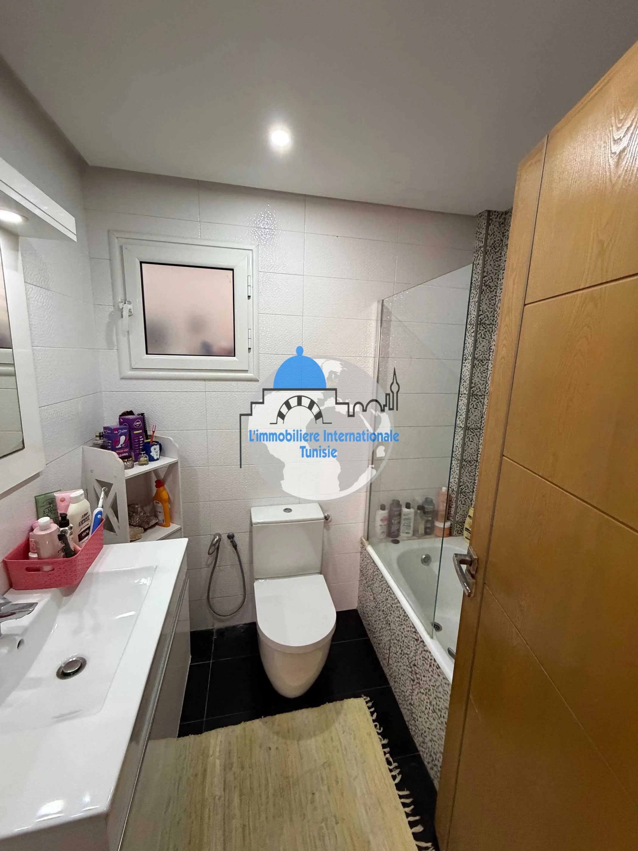 à vendre appartement S+3 au RDC  à Sahloul 4