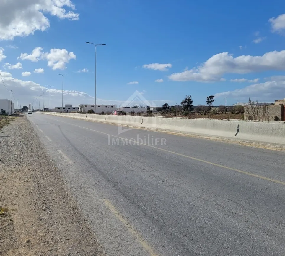 Terrain pieds dans l'eau de 3333 m² à Korba à vendre 51355351