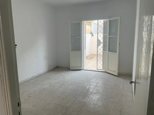 Grande maison rez-de chaussee a Ibn Sina 1 - 160 m2
