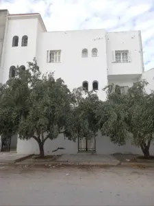 عمارة للبيع بحي العقبة