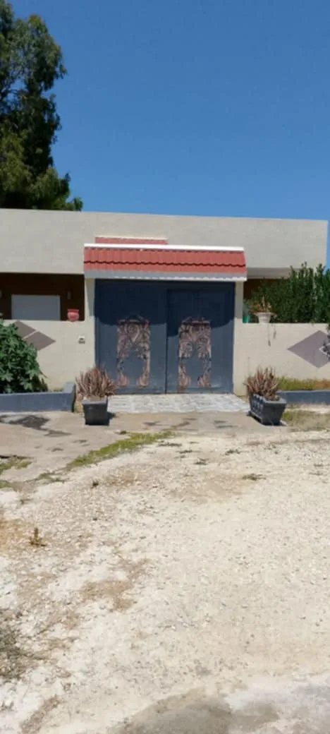 firme à vendre sur la route principale de Hriza Bizerte 