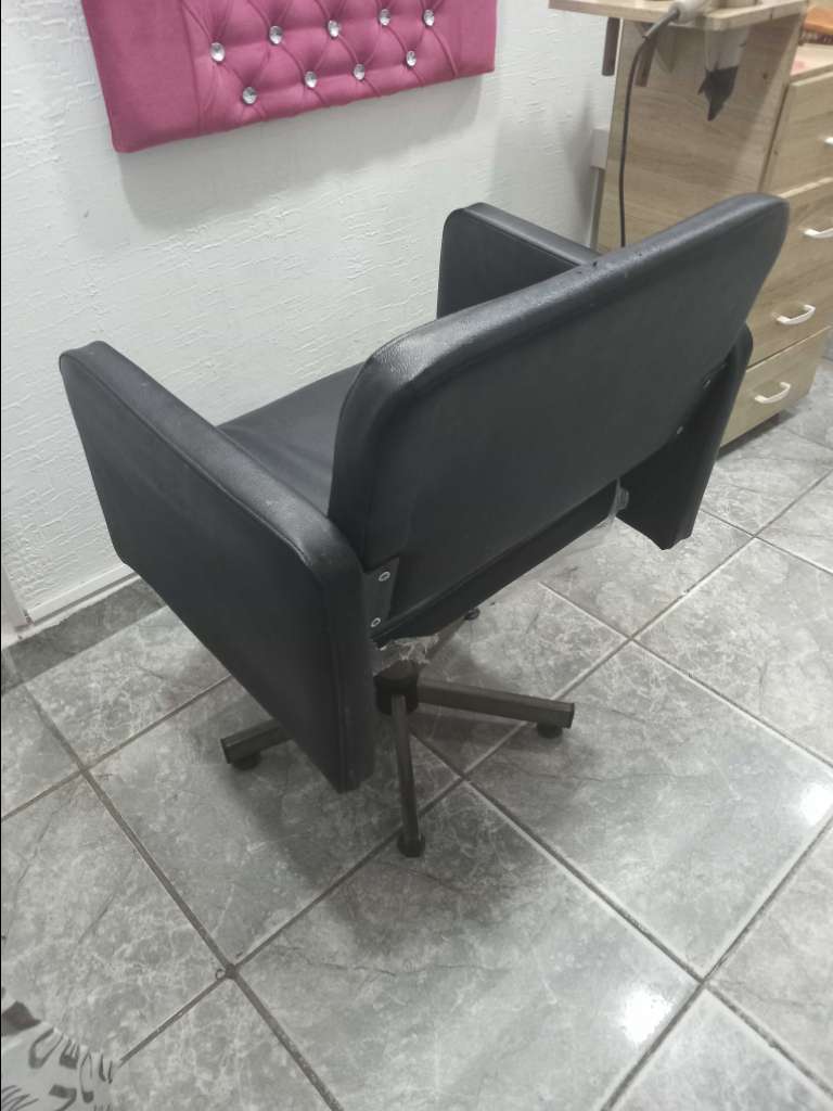 A vendre meuble salon de coiffure