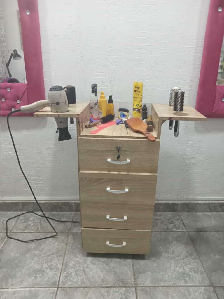 A vendre meuble salon de coiffure
