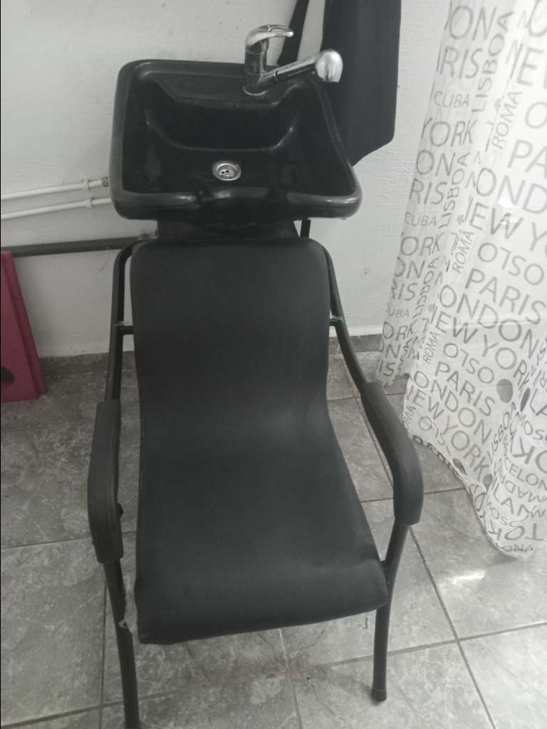 A vendre meuble salon de coiffure
