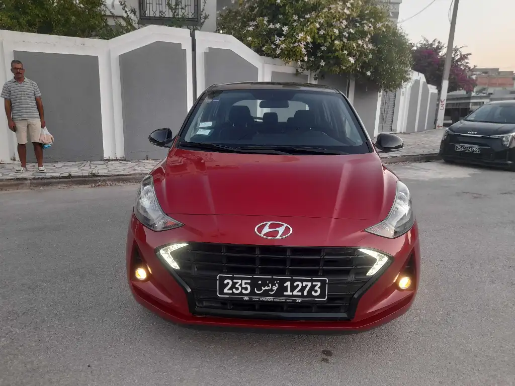 HYUNDAI GRAND I1O PREMIÈRE MAIN À L'ÉTAT NEUF 