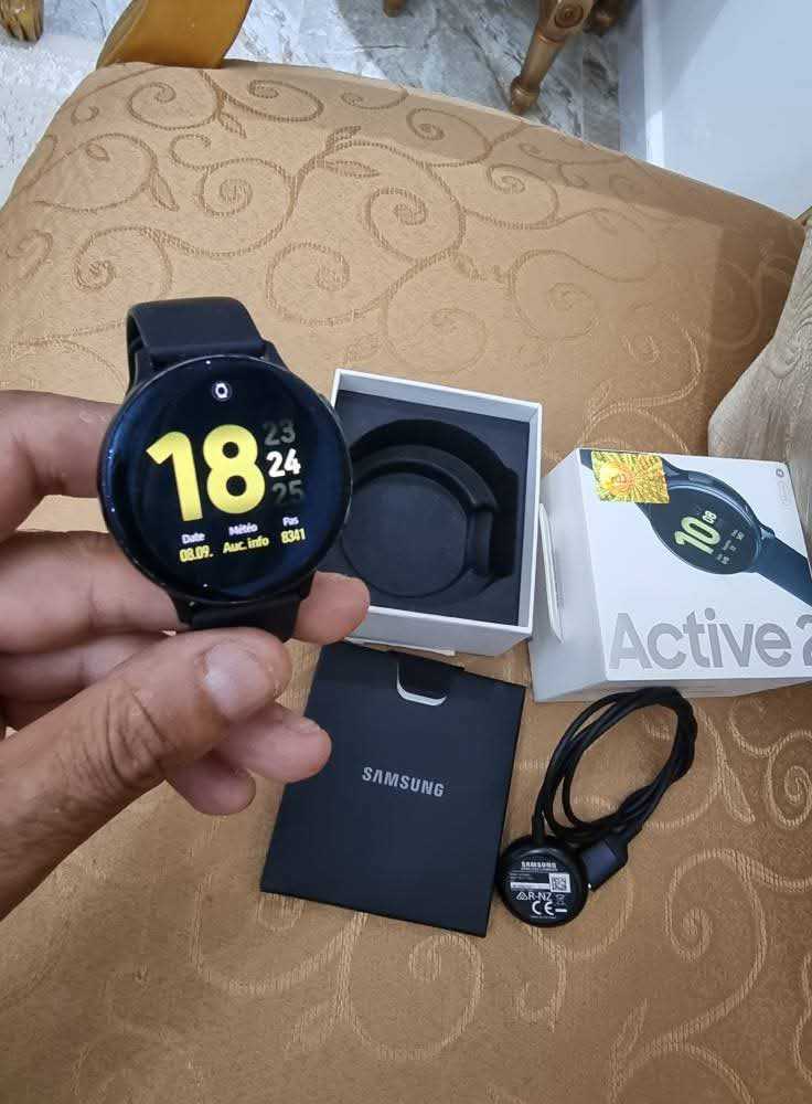 Montre connectée Samsung Galaxy Watch 4G Active 2 Noir Acier 40mm