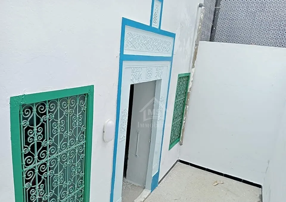 Maison arabe S+2 avec garage à vendre à Hammamet 51355351