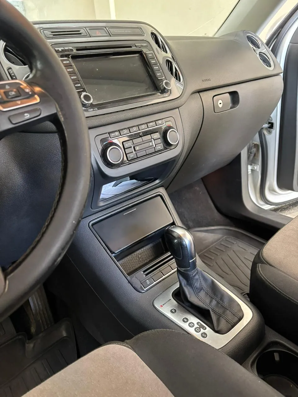Volkswagen Tiguan 2014 – Essence 2.0 – Full Options – Gulf Specs