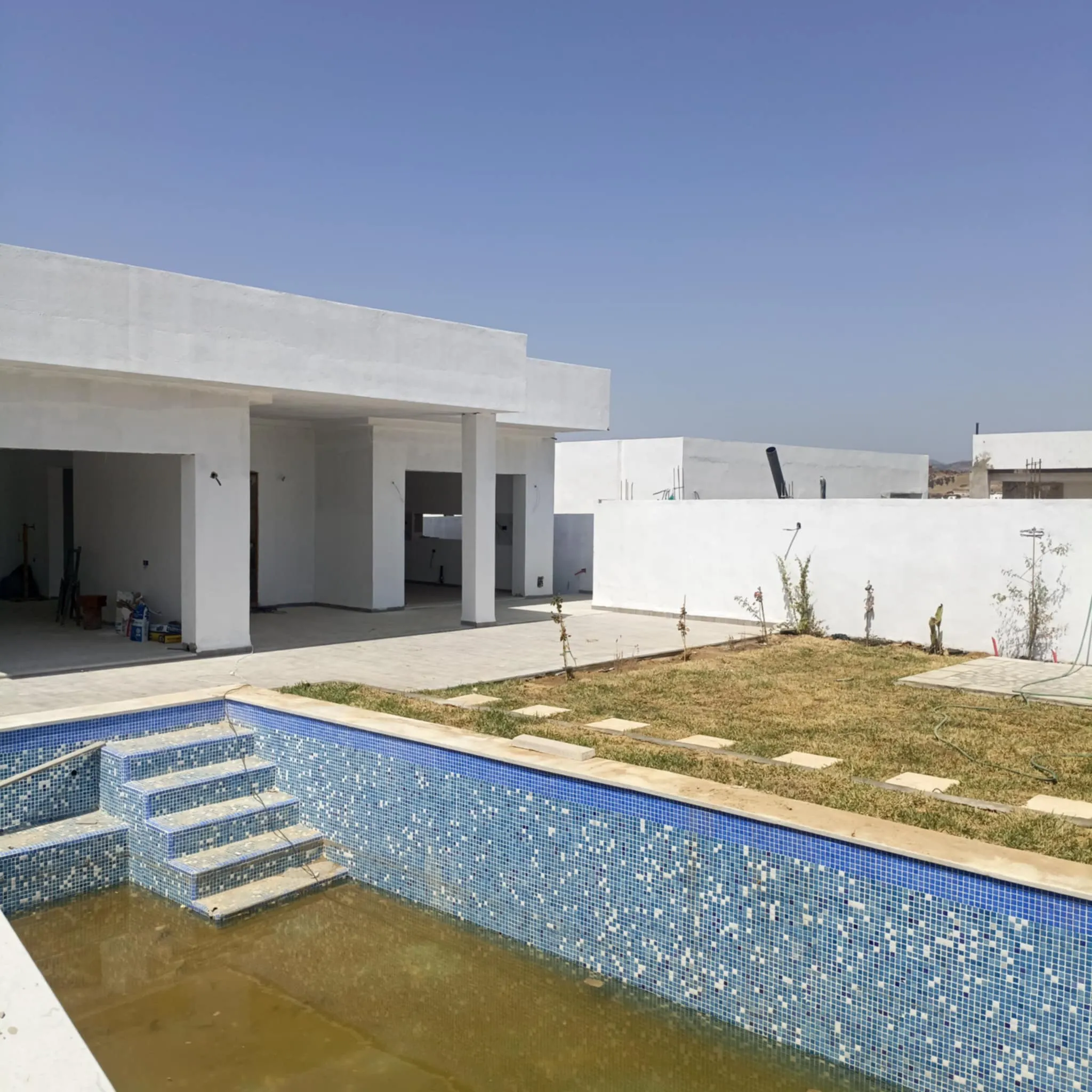 AV villa +piscine de 500m à hammamet sud 