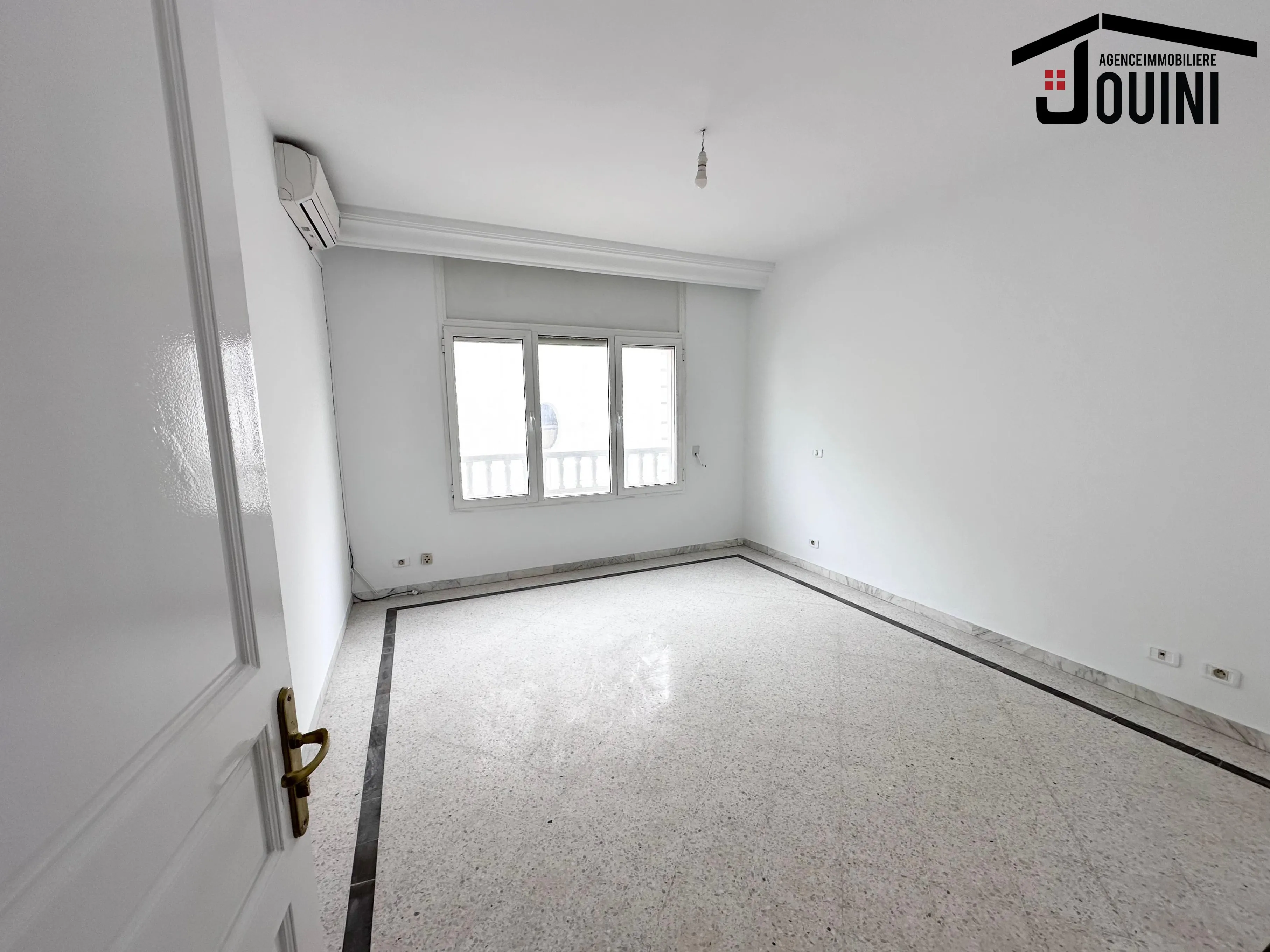 Appartement S3 Avec Vue Directe Sur Le Lac 1