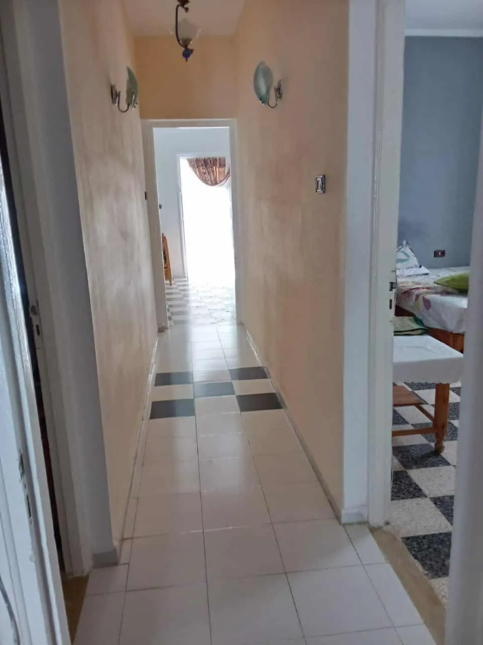 À vendre : Charmante villa spacieuse au centre-ville de Gafsa (quartier Moualla)