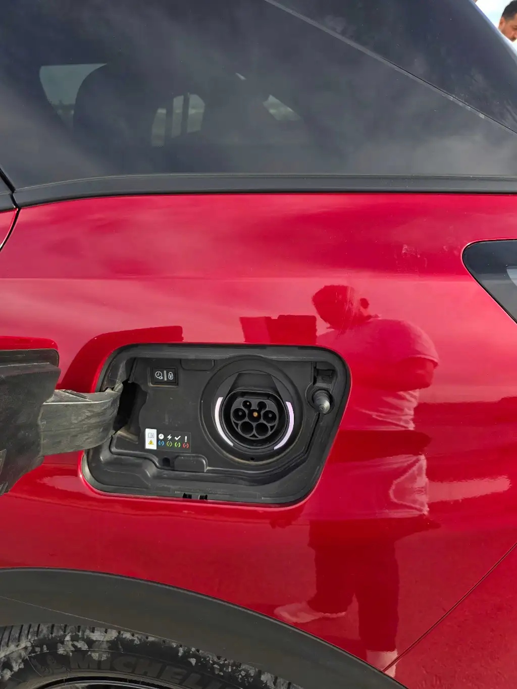 PEUGEOT 3008 HYBRID 