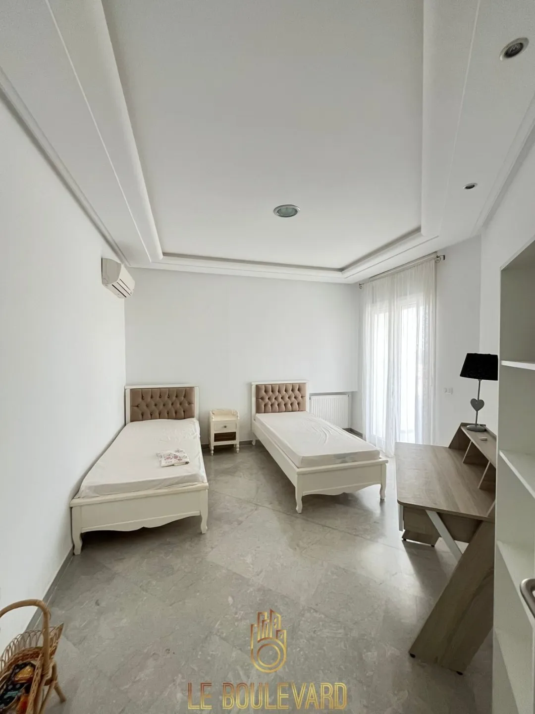 Location Estivale : Villa S+4 haut standing avec piscine située à Jinene Benikhiar, Nabeul