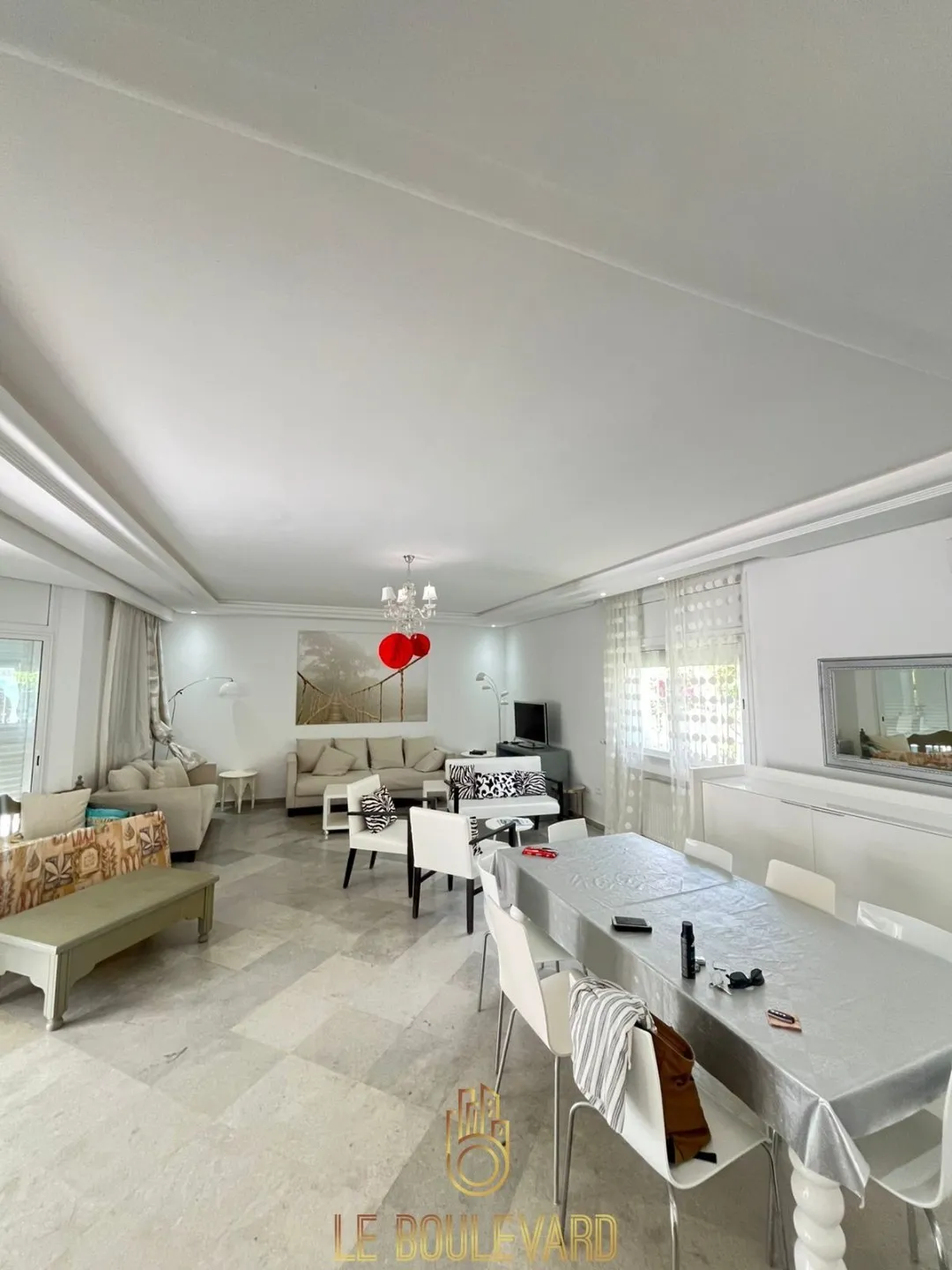 Location Estivale : Villa S+4 haut standing avec piscine située à Jinene Benikhiar, Nabeul