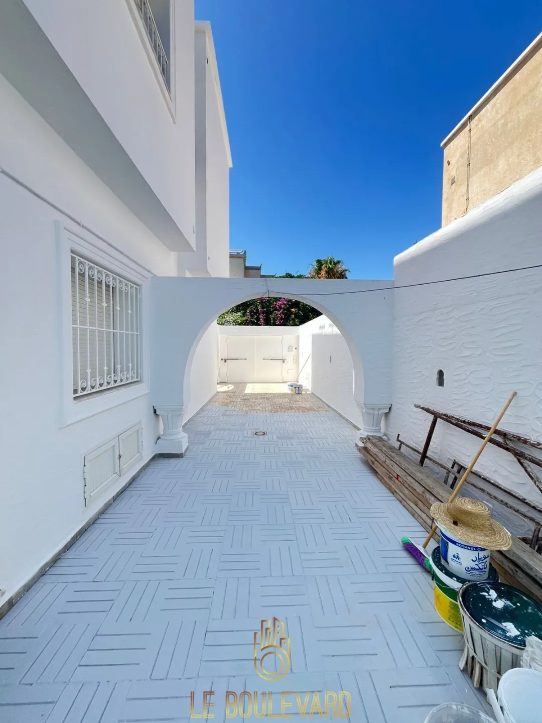 Location Estivale : Villa S+4 haut standing avec piscine située à Jinene Benikhiar, Nabeul