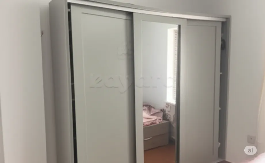 A vendre Grand dressing en bois massi