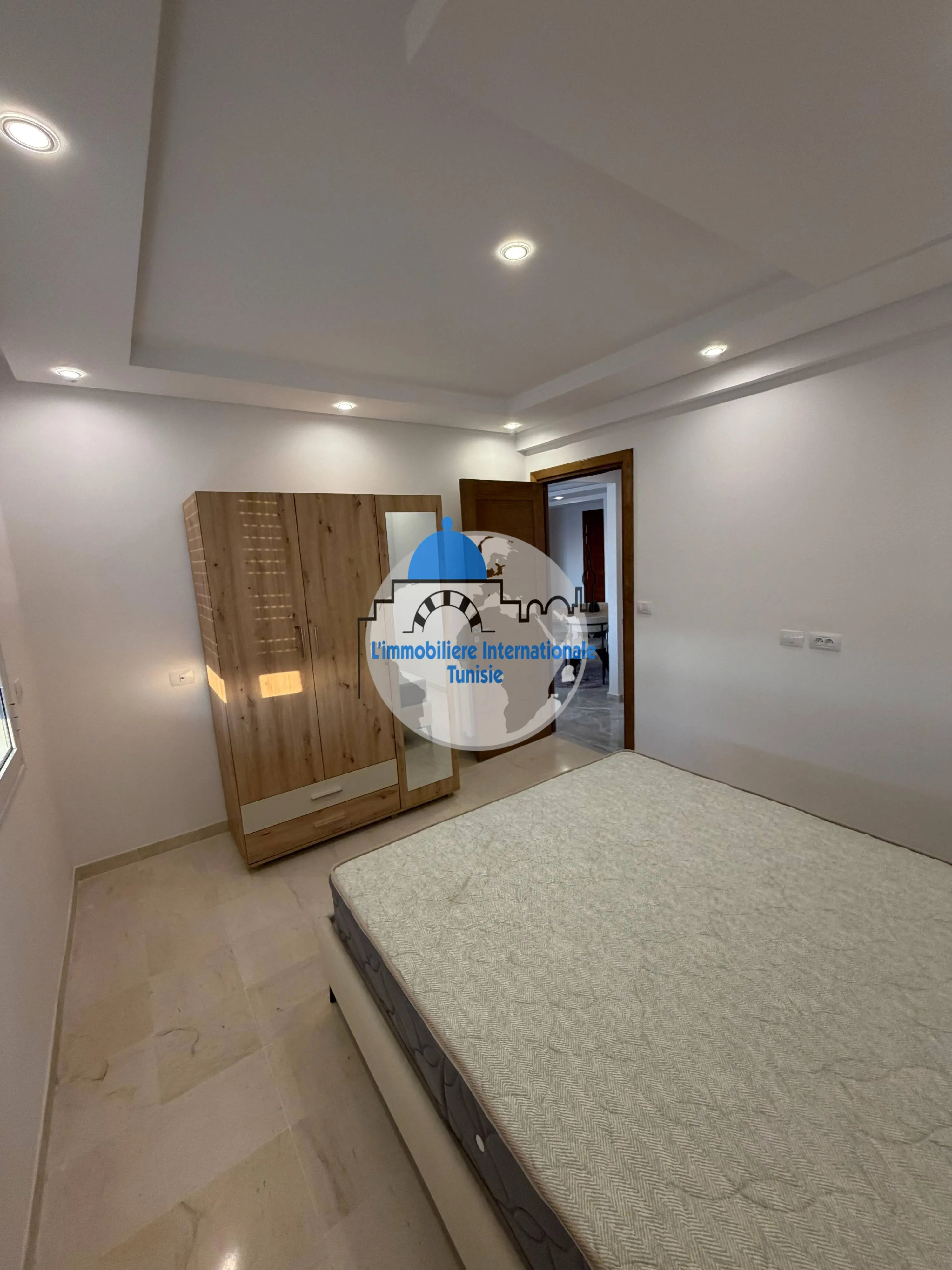 Location annuelle S+2 meublé avec place de parking - à Sahloul