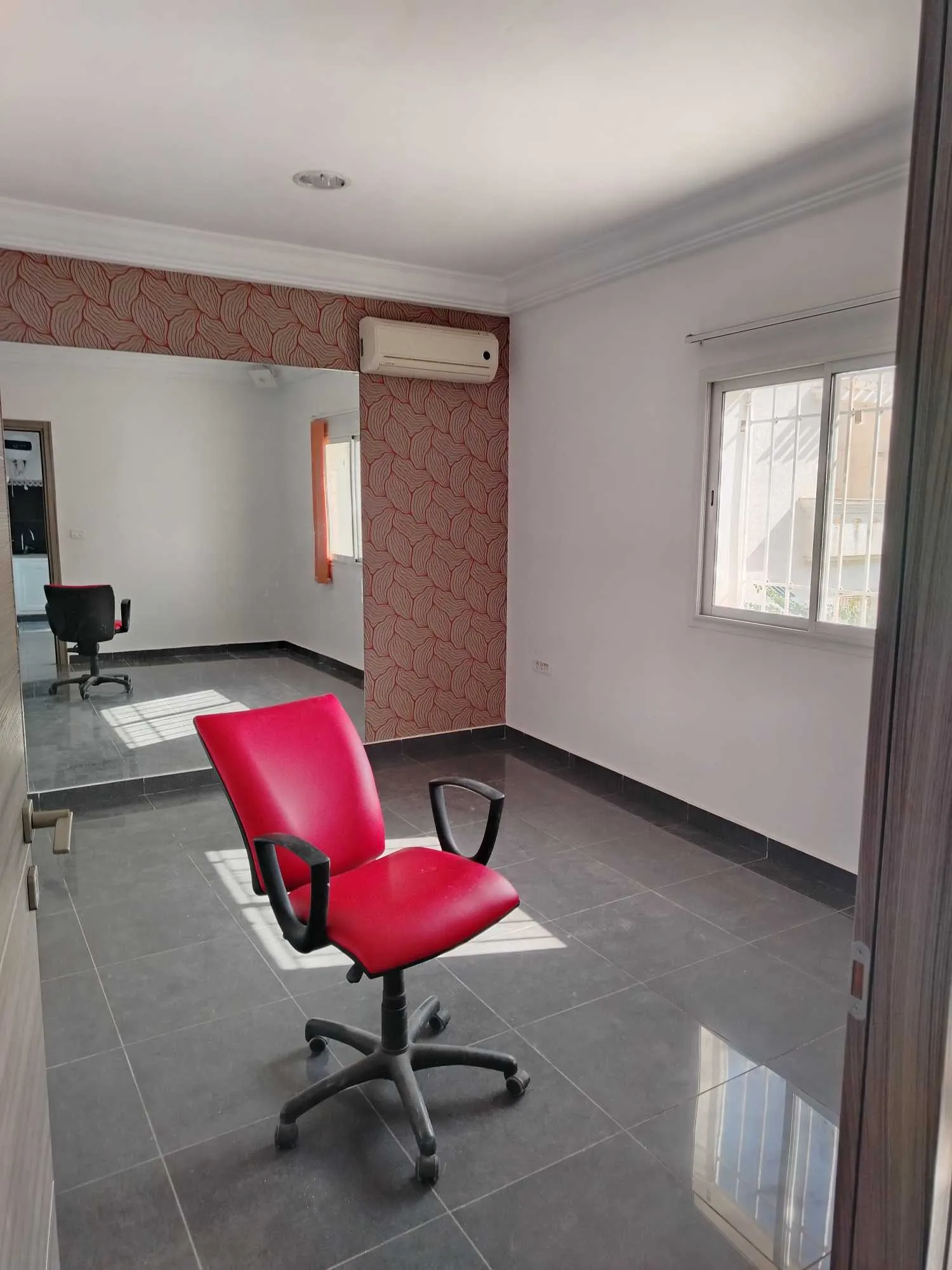 Location Bureau S+1 