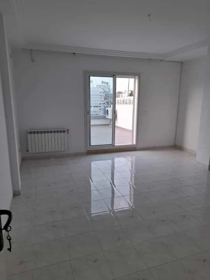 un appartement Haut standing s+2 au 1er étage a louer a Bardo au nivaux route x