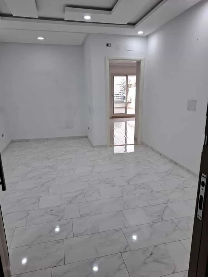 un appartement Haut standing s+2 au 1er étage a louer a Bardo au nivaux route x