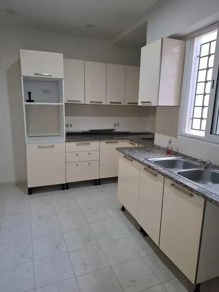 un appartement Haut standing s+2 au 1er étage a louer a Bardo au nivaux route x