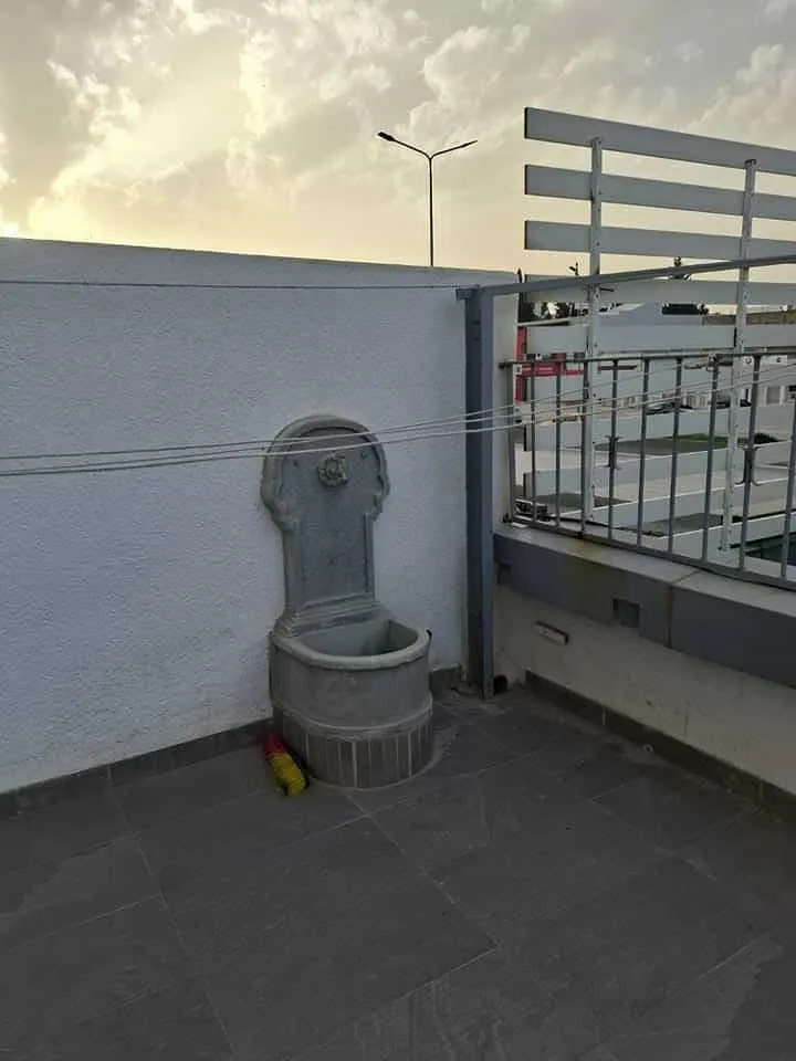 un appartement Haut standing s+2 au 1er étage a louer a Bardo au nivaux route x