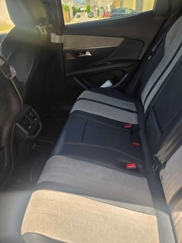 PEUGEOT 3008 HYBRID 