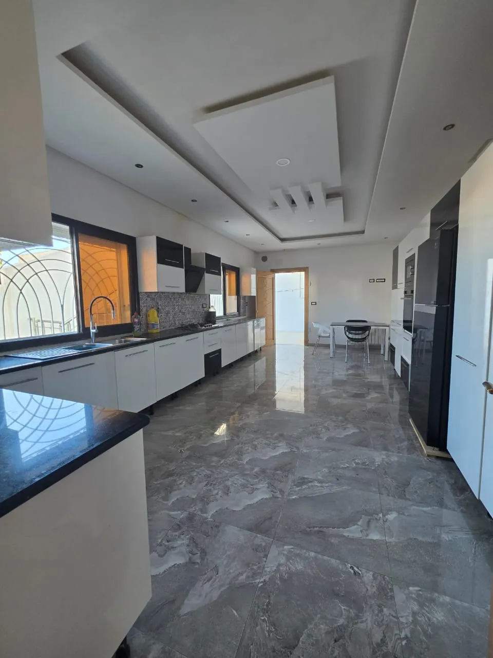 Villa VIP Style USA Avec Salle de Sport | Chott Mariem