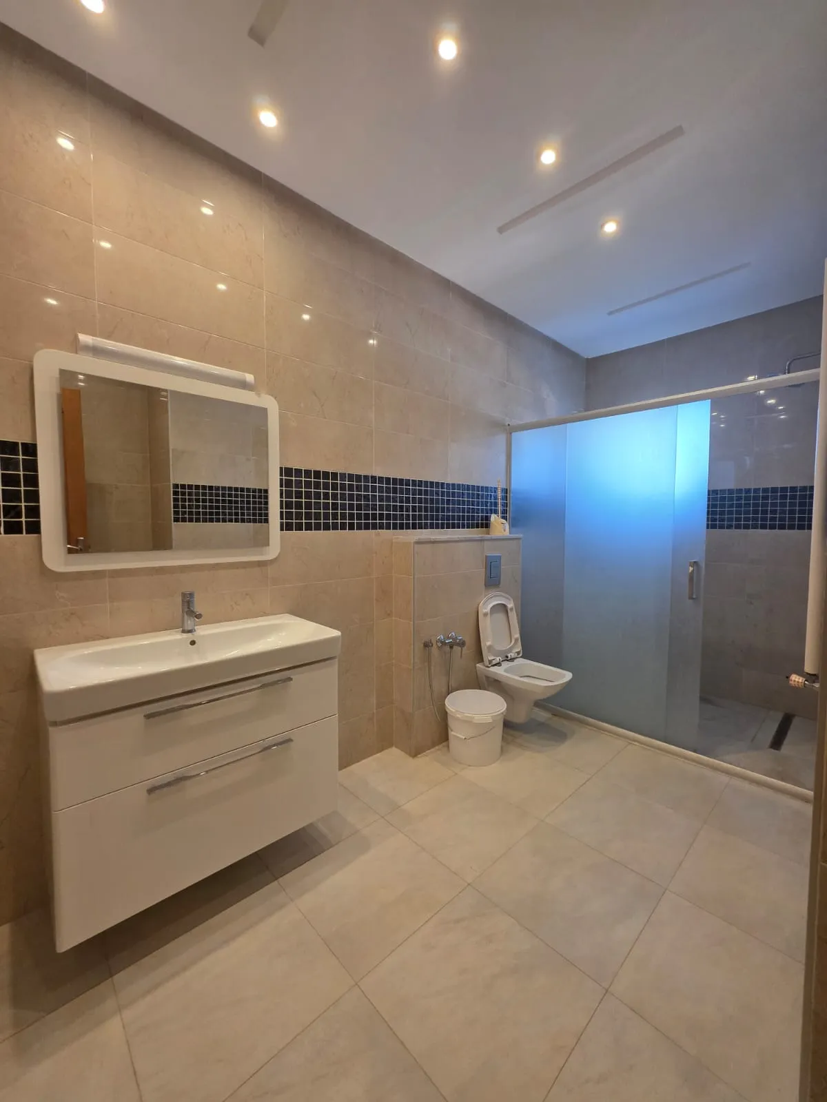 Villa VIP Style USA Avec Salle de Sport | Chott Mariem