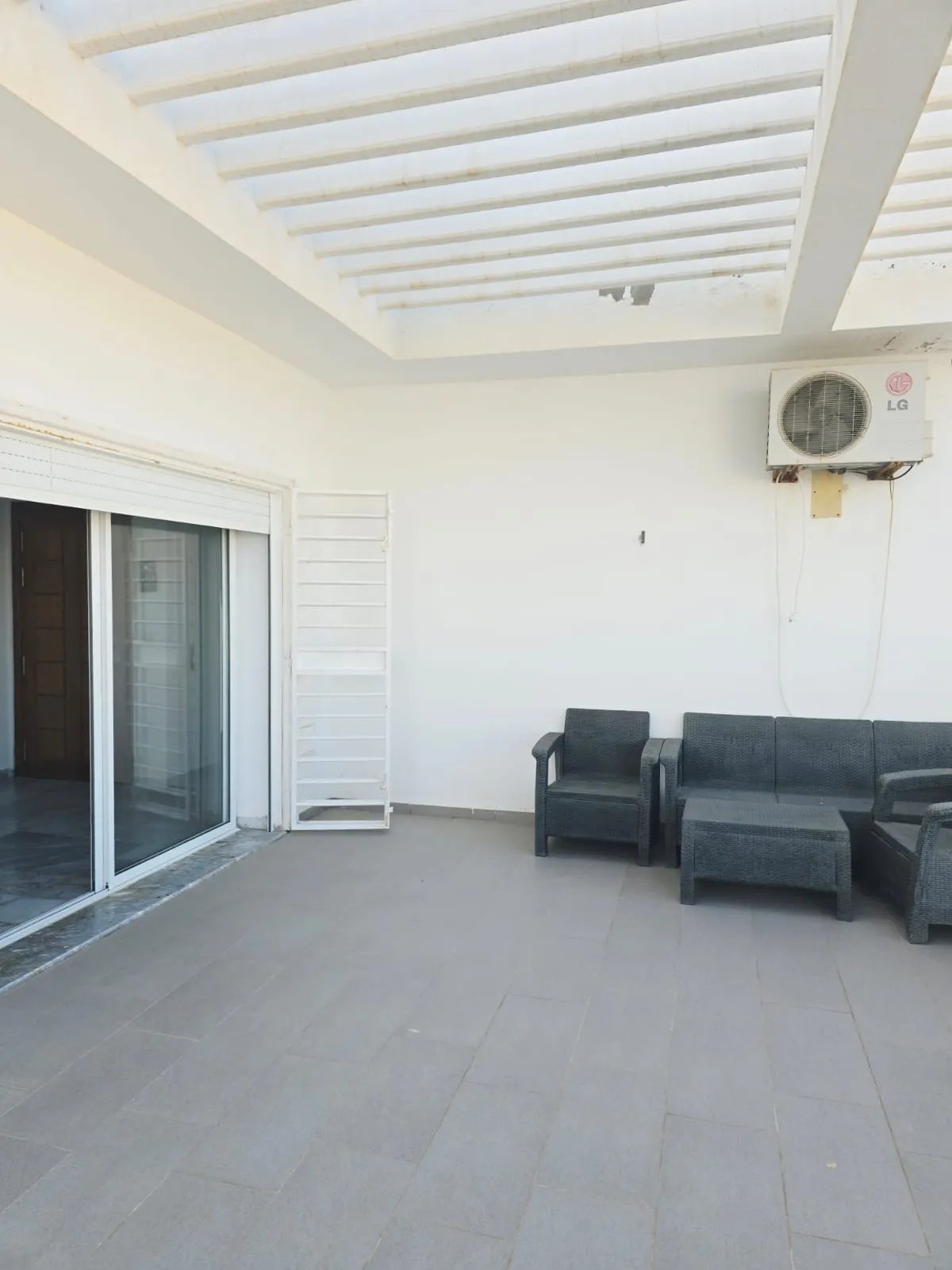 Appartement S+3 Avec Vue Mer En Vente  à Tantana, Chott Mariem