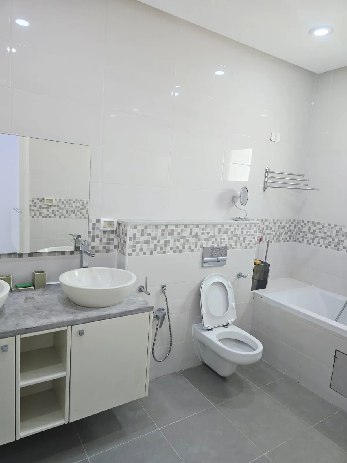 Appartement S+3 Avec Vue Mer En Vente  à Tantana, Chott Mariem