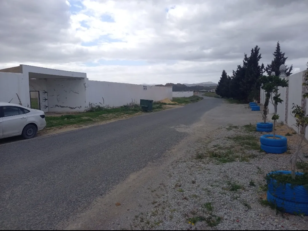 Forfait PRIX EXTRÊMEMENT NÉGOCIABLE Terrain entièrement clôturé de 8200m² à HAMMAMET