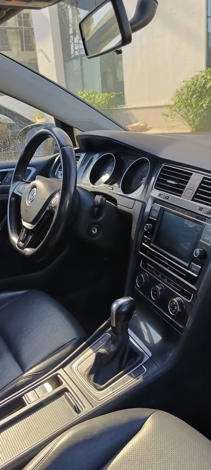 À VENDRE – Volkswagen Golf 7 (ex-voiture de direction)