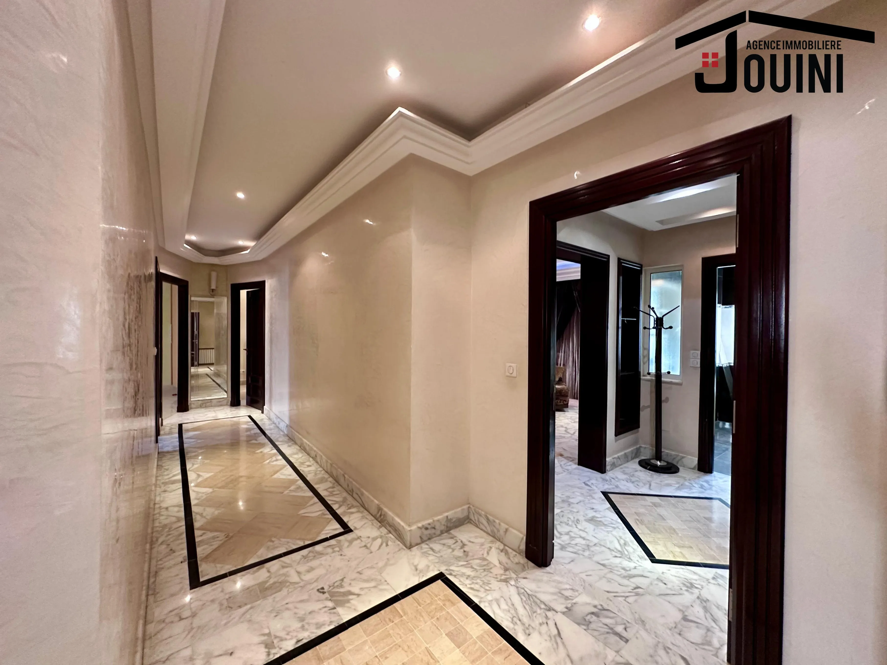Villa De Prestige 550 M² Au Bardo