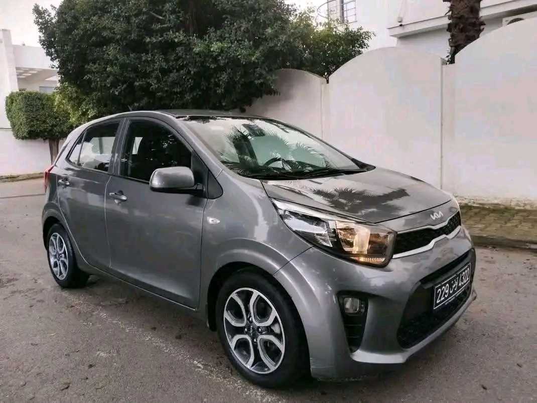 KIA PICANTO GT LINE PREMIÈRE MAIN TRÈS PROPRE