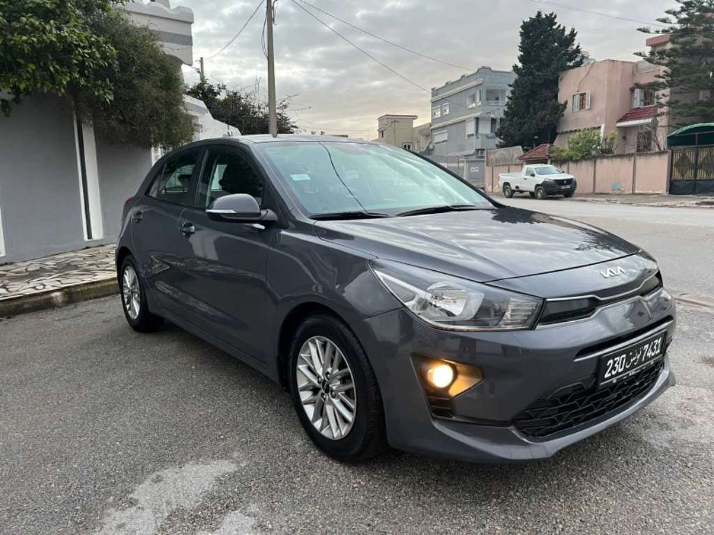 KIA RIO COUPÉ PREMIÈRE MAIN EN EXCELLENT ÉTAT 
