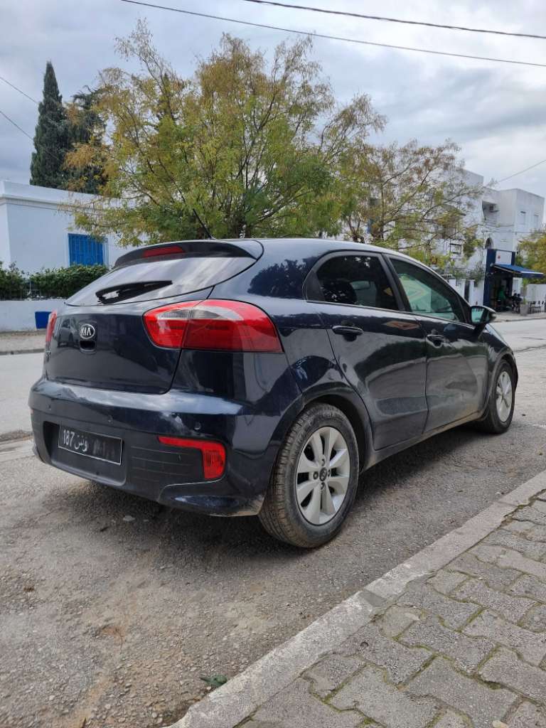 KIA RIO COUPÉ (2016)