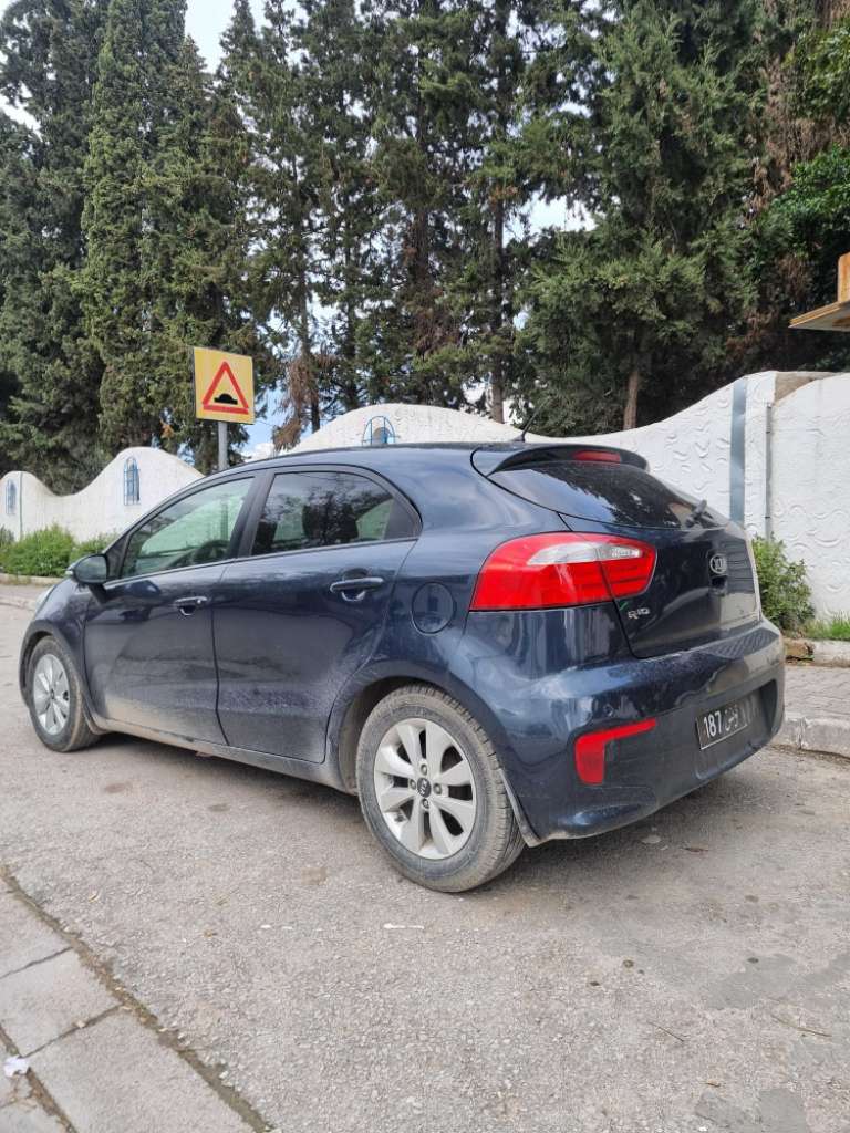 KIA RIO COUPÉ (2016)
