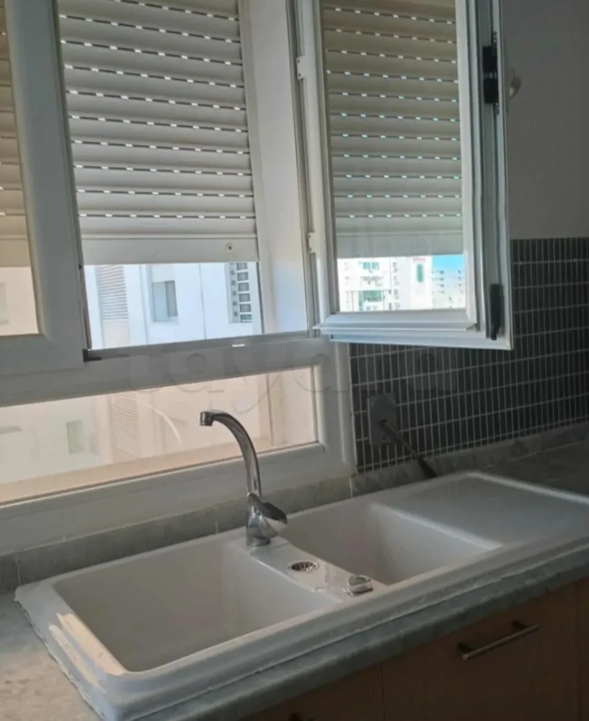 Location S2 vide à L'aouina