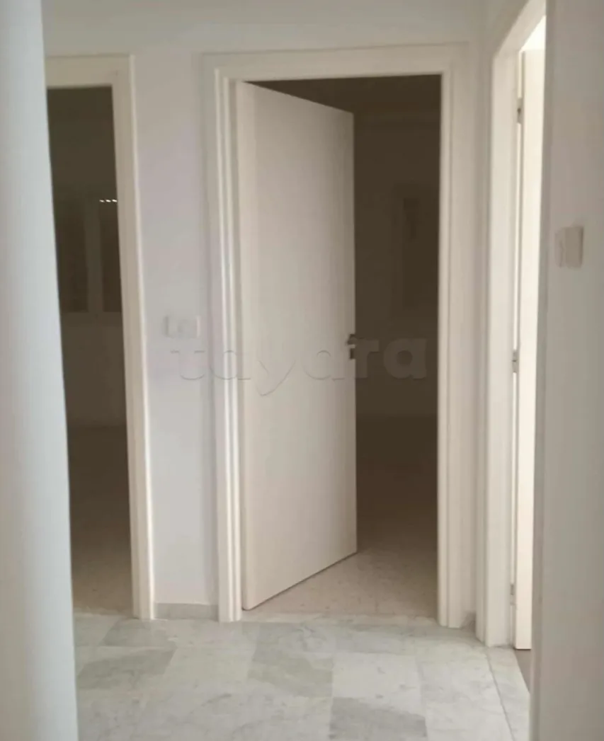 Location S2 vide à L'aouina