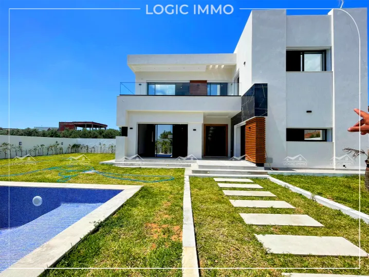 A vendre une villa S+4 située à sidi Hamed Hammamet  